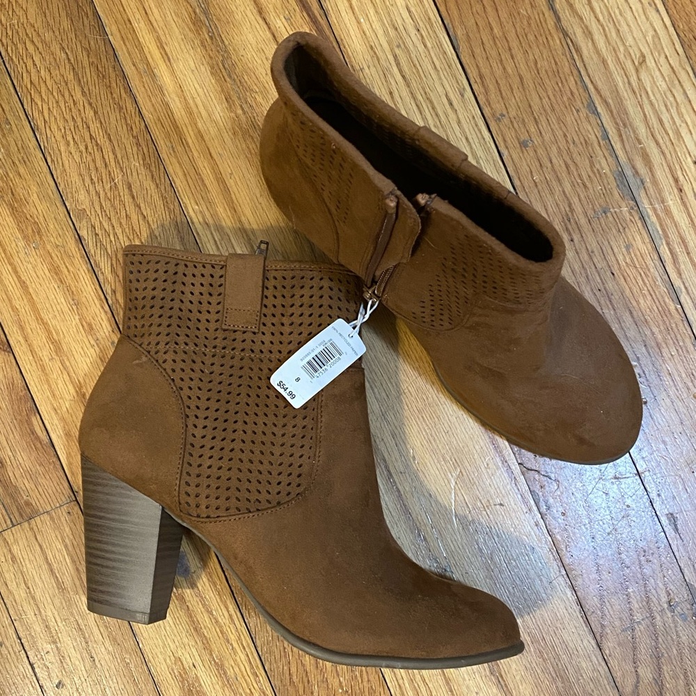 NWT Gap Booties